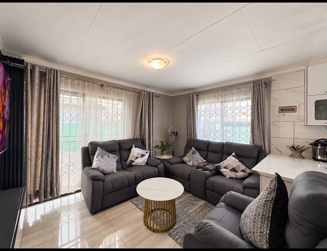3 BEDROOM HOUSE FOR SALE IN WINDMILL PARK